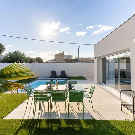 Selva 500 M Away Villa *